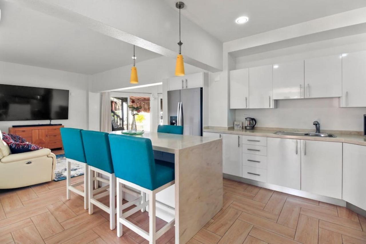 Beach Walk Residences Palm Beach Luaran gambar