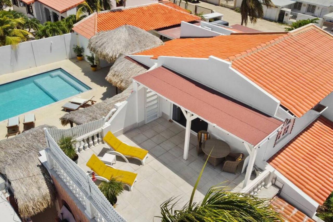Beach Walk Residences Palm Beach Luaran gambar