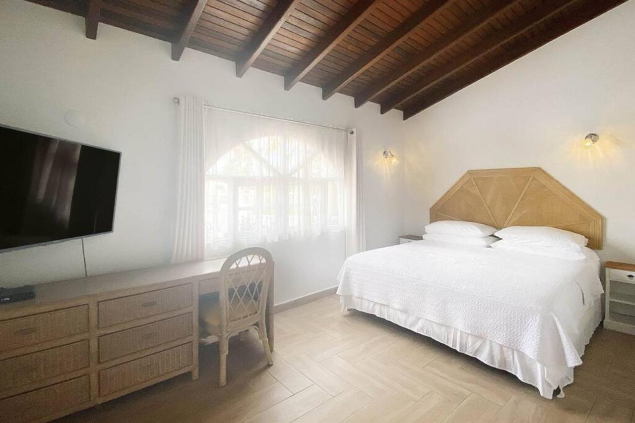 Beach Walk Residences Palm Beach Luaran gambar