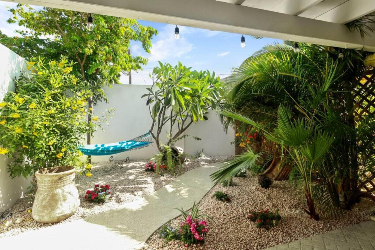 Beach Walk Residences Palm Beach Luaran gambar