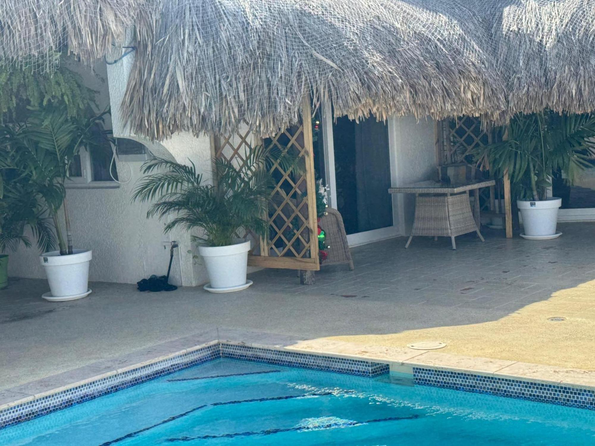 Beach Walk Residences Palm Beach Luaran gambar